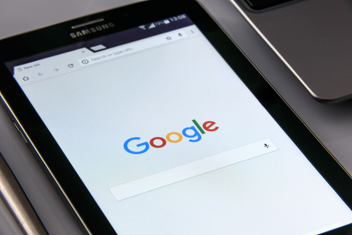 Proces odinstalowania przeglądarki Chrome na komputerze.